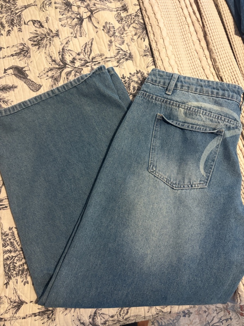 Edikted Light Blue Boyfriend Jeans